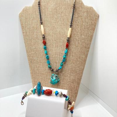 LOT 258: Collection of Silver and Turquoise Jewelry - Sterling Sz 4 Ring Included