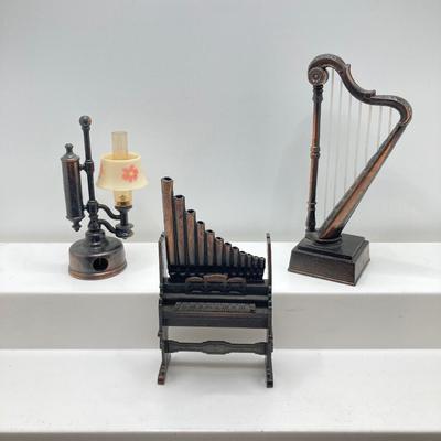 LOT 265: Collection of Bronze Decorative Pencil Sharpeners and Vintage Train and Ship Collectible Cards