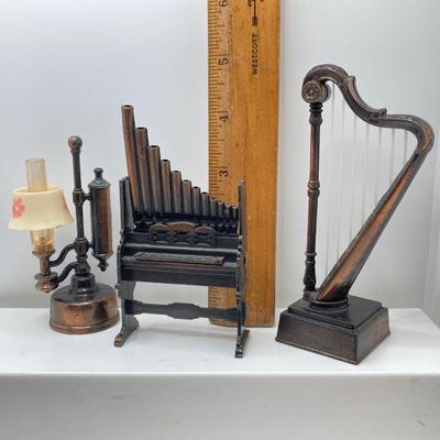 LOT 265: Collection of Bronze Decorative Pencil Sharpeners and Vintage Train and Ship Collectible Cards