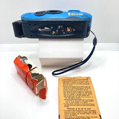 LOT 266: Vintage Viewfinders / Reels, Flash Bulbs, Polaroid Instant Pocket Camera and Sunset Quartzette 67 Lamp in Original Box