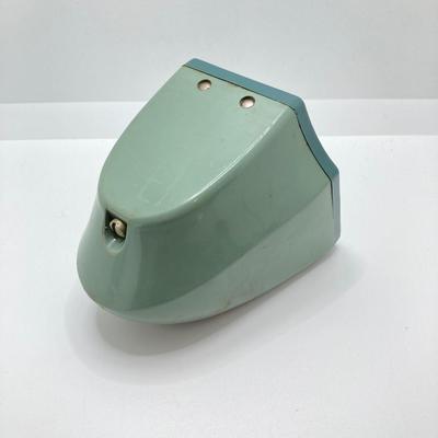 LOT 266: Vintage Viewfinders / Reels, Flash Bulbs, Polaroid Instant Pocket Camera and Sunset Quartzette 67 Lamp in Original Box