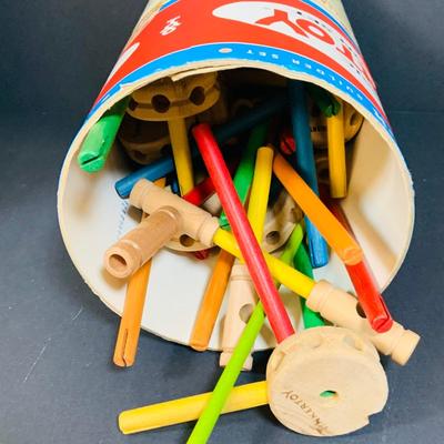 LOT 279 Vintage Tinkertoy Construction Sets, Giant Picture Dominoes and a Lincoln Log Contianer.