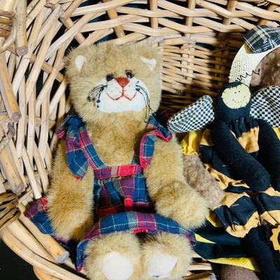 LOT 284: Bee-utful Rustic Collection of Bee Inspired Baskets, Plushes, Honey Pot, Woven Hive and Much More