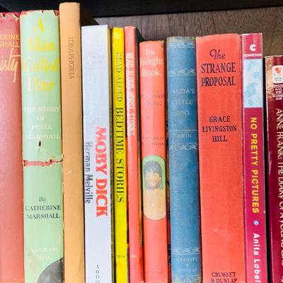 LOT 293: Large Selection of Children's Literature /Books for the Older Reader