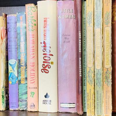 LOT 293: Large Selection of Children's Literature /Books for the Older Reader
