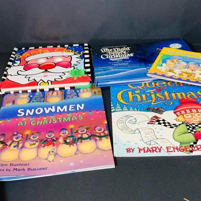 LOT 297: Dr Seuss Plushes Featuring the Grinch and Max and Holiday Children’s Bookx