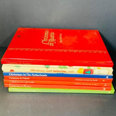 LOT 297: Dr Seuss Plushes Featuring the Grinch and Max and Holiday Children’s Bookx