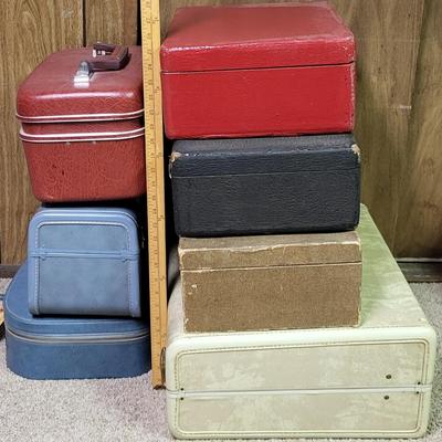 LOT 311: Seven Assorted Vintage Suitcase and Travel Bags