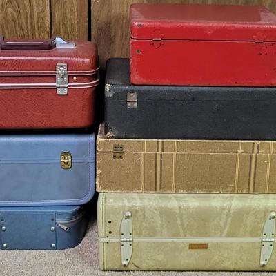 LOT 311: Seven Assorted Vintage Suitcase and Travel Bags