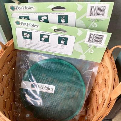 LOT 314: Gardener / Outdoor Collection - Wooden Rack / Shelf with Shovel, Garden Tools and Croquet Set