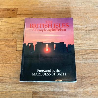 LOT 315: Vintage London England Wall Art, Books and Toy London Bus and Taxi in Original Package