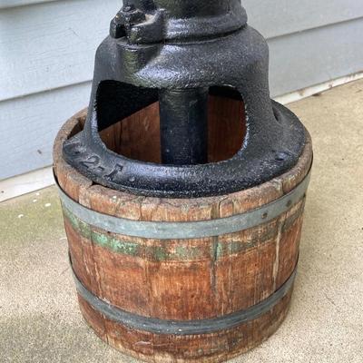 LOT 318: Vintage / Antique Cast Iron 2 - I Water Pump with Wooden Bucket Stand