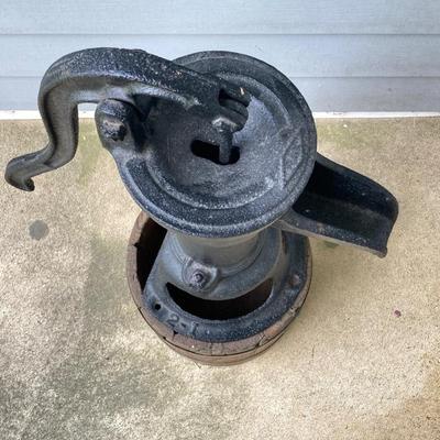 LOT 318: Vintage / Antique Cast Iron 2 - I Water Pump with Wooden Bucket Stand