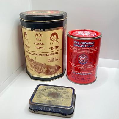 LOT 319: Antique / Vintage Bee Keepers Supplies Bee Smoker, Vintage Tins, Tokens, Notre Dame Matchbook and More