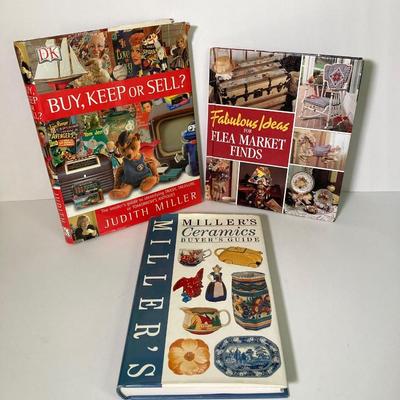 LOT 321: Banker's Desk Lamp with Informative Collectors Books