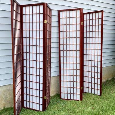 LOT 323: Pair of Wooden 3 Panel Privacy Room Dividers