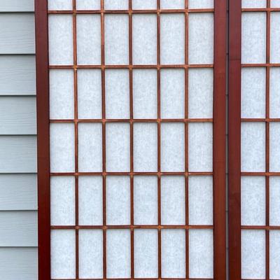 LOT 323: Pair of Wooden 3 Panel Privacy Room Dividers