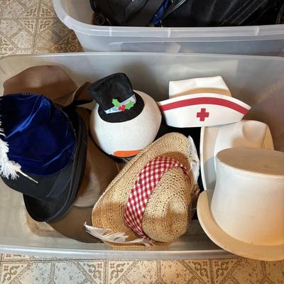 LOT 337: Vintage & Stylish Hats