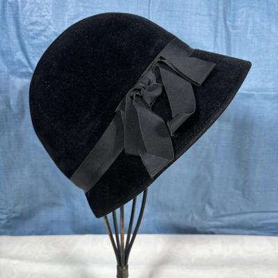 LOT 350: Vintage Hat Collection: Sheraton, Lit Brothers, Angorette Fur, Winkelman's & More