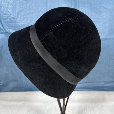 LOT 350: Vintage Hat Collection: Sheraton, Lit Brothers, Angorette Fur, Winkelman's & More