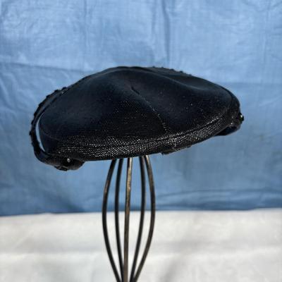 LOT 351: Ladies Vintage Hat Collection: E. Chard Doerr of Vineland NJ, Peach Bloom Velour, Annette Millinery and Duchess