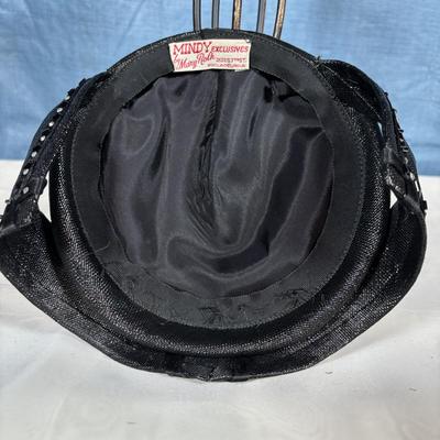 LOT 351: Ladies Vintage Hat Collection: E. Chard Doerr of Vineland NJ, Peach Bloom Velour, Annette Millinery and Duchess