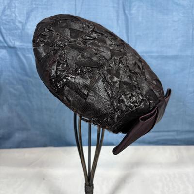 LOT 351: Ladies Vintage Hat Collection: E. Chard Doerr of Vineland NJ, Peach Bloom Velour, Annette Millinery and Duchess