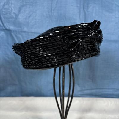 LOT 351: Ladies Vintage Hat Collection: E. Chard Doerr of Vineland NJ, Peach Bloom Velour, Annette Millinery and Duchess