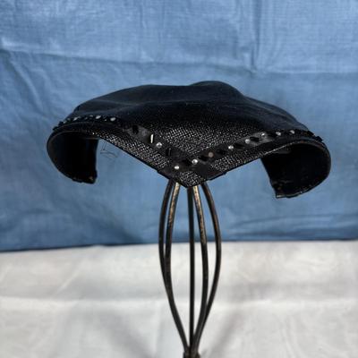 LOT 351: Ladies Vintage Hat Collection: E. Chard Doerr of Vineland NJ, Peach Bloom Velour, Annette Millinery and Duchess