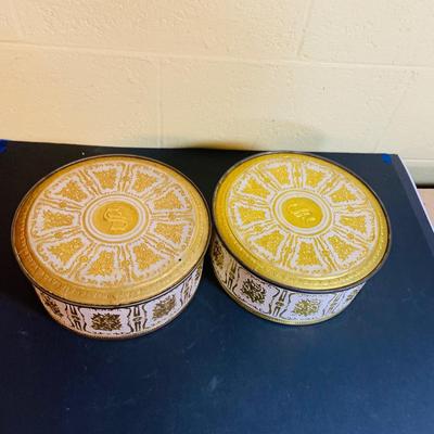 LOT 367: Giant Ceramic Sea Shell. Planter, Fishing Net, Wooden Treasure Chest Box, and Vintage Guildcraft Tins