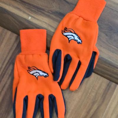 Denver Broncos Cold Weather Fan Apparel Lot – Hat, Gloves, Fleece & More