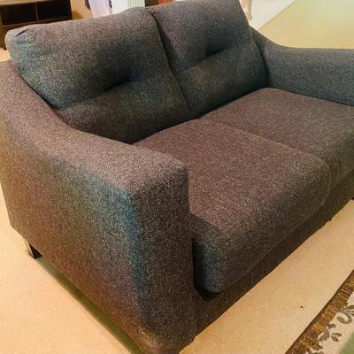 Modern Charcoal Gray Tufted Loveseat – Upholstered 2-Seater Sofa with Sleek Arms