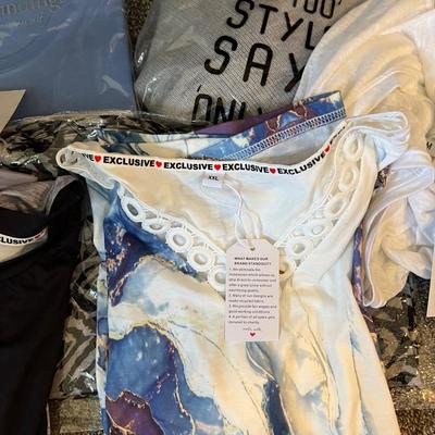 Huge Lot NWT New Women’s Clothes sz. L-XXL