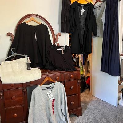 Huge Lot NWT New Women’s Clothes sz. L-XXL