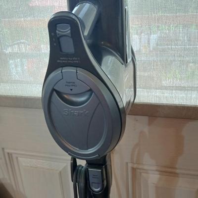 Shark Upright Vacuum with Attachments – Full Set + Accessories