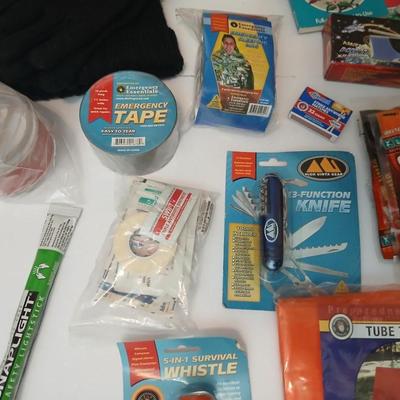 Preppers GO BAG Complete Emergency Survival Kit – Backpack + Supplies + Books