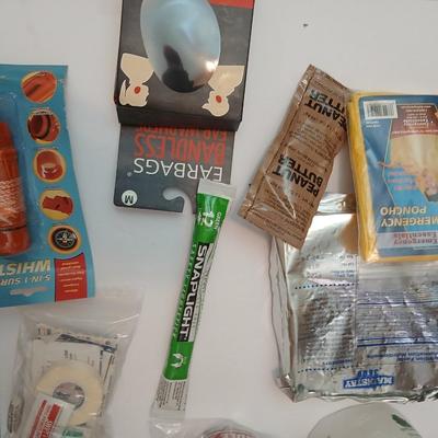 Preppers GO BAG Complete Emergency Survival Kit – Backpack + Supplies + Books