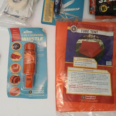 Preppers GO BAG Complete Emergency Survival Kit – Backpack + Supplies + Books