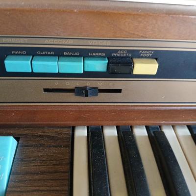 Vintage Hammond Colonnade 2202 Organ with Bench & Sheet Music Lot