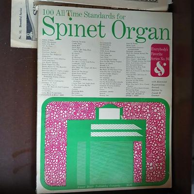 Vintage Hammond Colonnade 2202 Organ with Bench & Sheet Music Lot