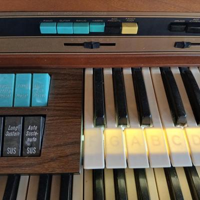 Vintage Hammond Colonnade 2202 Organ with Bench & Sheet Music Lot