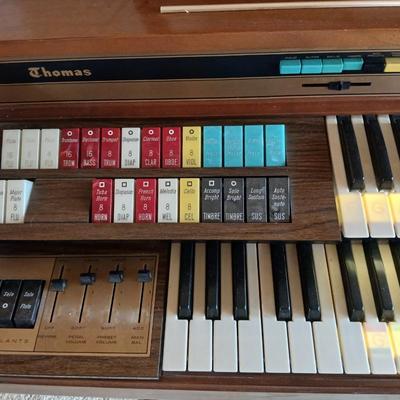 Vintage Hammond Colonnade 2202 Organ with Bench & Sheet Music Lot