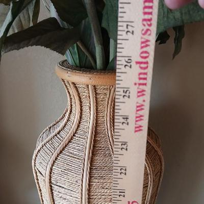 Sunflower-Themed Decor Lot – Tall wicker Vase with sunflowers & Sunflower Pillow
