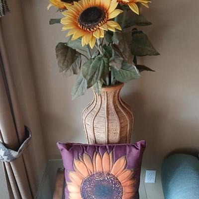 Sunflower-Themed Decor Lot – Tall wicker Vase with sunflowers & Sunflower Pillow