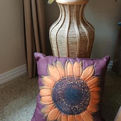 Sunflower-Themed Decor Lot – Tall wicker Vase with sunflowers & Sunflower Pillow