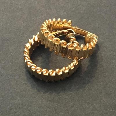 Vintage Sarah Coventry clip on hoop earings