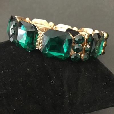 Vintage emerald rhinestone stretch bracelet