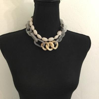 Banana Republic. Acrylic, chain-link statement, necklace