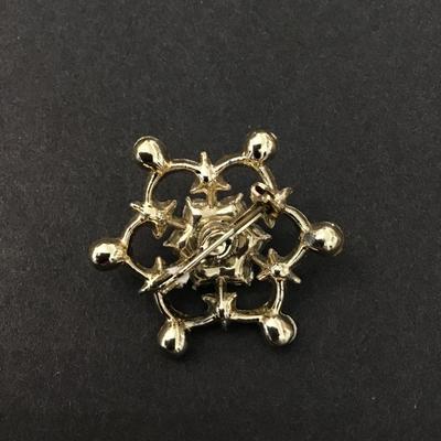 Vintage Iridescent star stone brooch