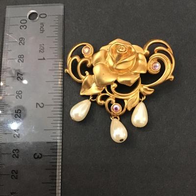 Vintage Avon Gold tone pink Rhinestone dangle pearl rose brooch